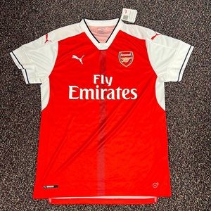 Arsenal 2016/2017 Home Kit